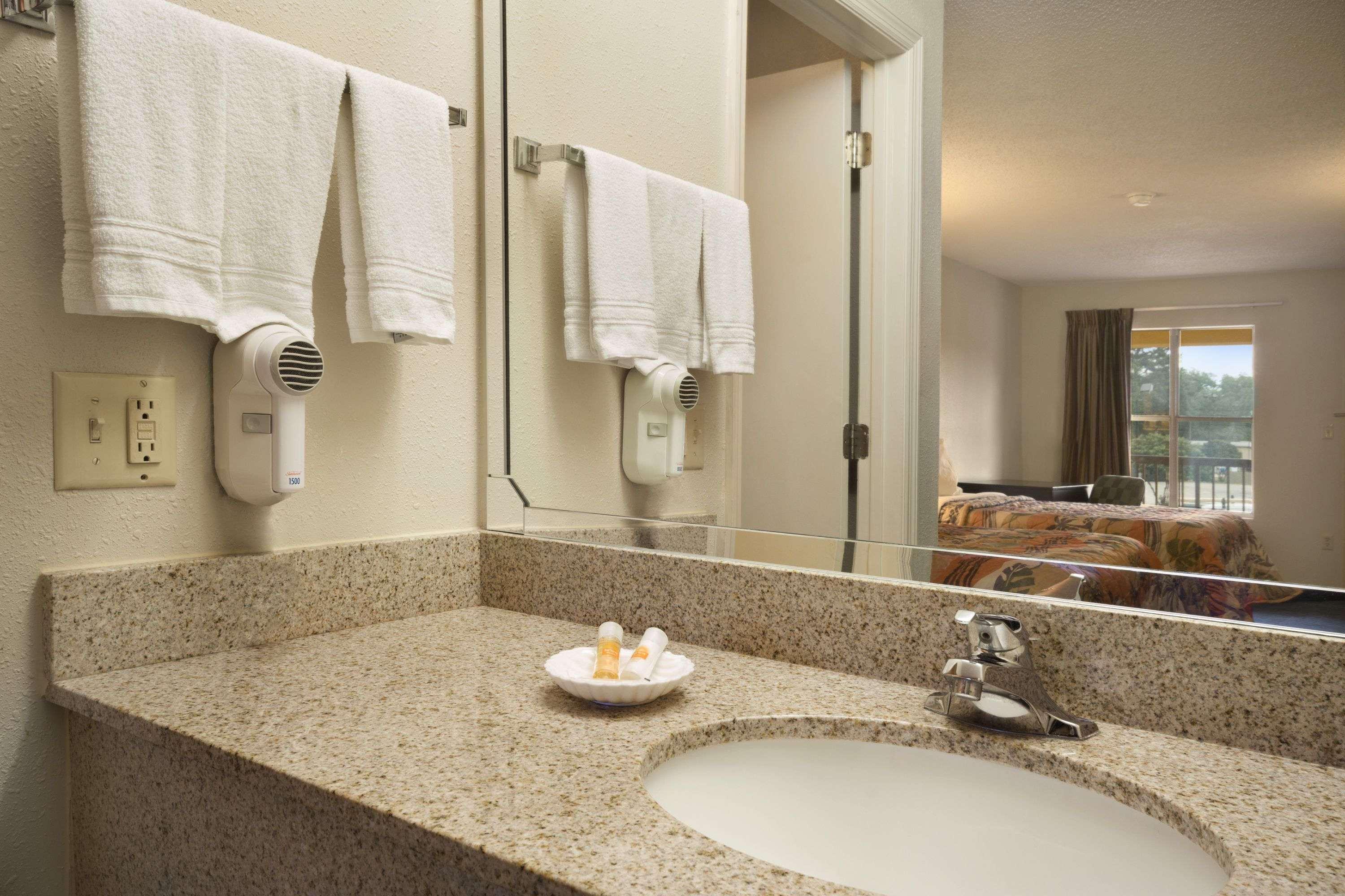 Days Inn By Wyndham Alma Extérieur photo