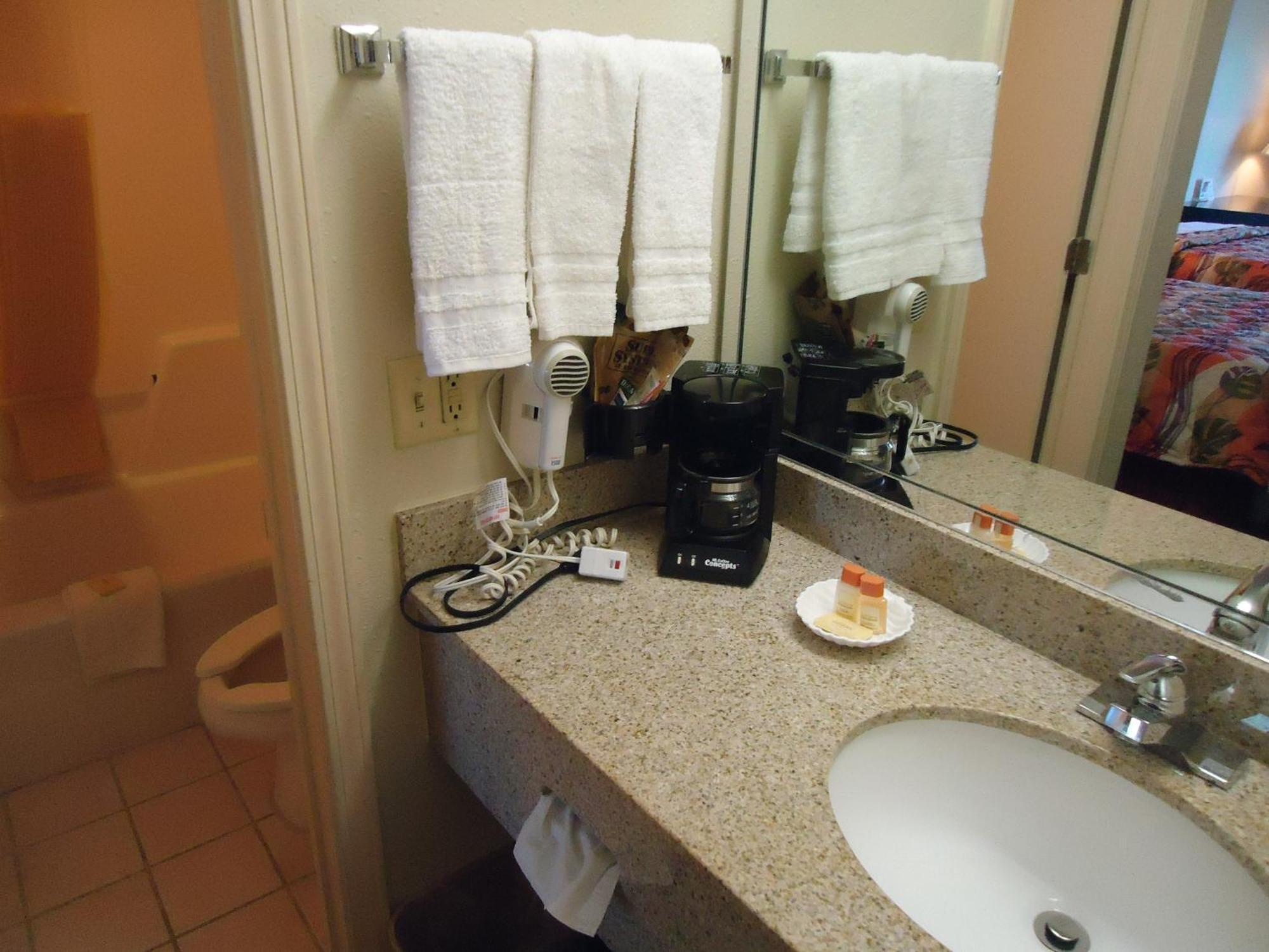 Days Inn By Wyndham Alma Extérieur photo